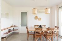 Posedenie v ubytovaní Luxury Seaview Villa by Olala Homes