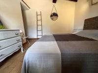 Posteľ alebo postele v izbe v ubytovaní Maison 4 chambres avec piscine, jardin arboré & plage à 600m - La Croix-Valmer - FR-1-726-19