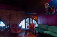 A seating area at Kabul Party Hostel Barcelona