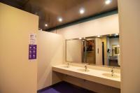 A bathroom at Kabul Party Hostel Barcelona