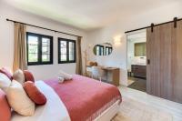 Postel nebo postele na pokoji v ubytování VACATION MARBELLA I Aldea Blanca, Luxury Duplex, Sea View, Walking Distance to Puerto Banus
