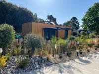 Vonkajšia záhrada v ubytovaní Charmante maison à 2 pas de la mer avec son jardin pour 2 adultes et 2 enfants