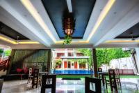 Swimmingpoolen hos eller tæt på Polhena Grand Resort & Banquet