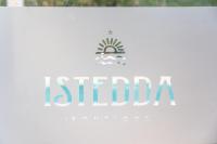 Istedda Boutique Hotelに飾ってある許可証、賞状、看板またはその他の書類