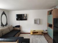 A television and/or entertainment centre at B&B La Casetta