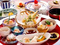 ホテルの敷地内または近くでの食事または食べ物