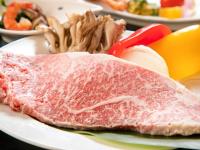 ホテルの敷地内または近くでの食事または食べ物
