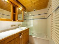Kúpeľňa v ubytovaní Appartement cosy à Tignes · Proche pistes & commerces · Balcon · 4 pers. · 3*** - FR-1-502-392