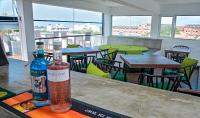 Belmont Boutique Hotel - Free Airport Shuttle Serviceにあるレストランまたは飲食店