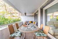 Posezení v ubytování 1st line exclusive apt in heart of the Golden Mile