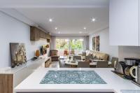 Posezení v ubytování 1st line exclusive apt in heart of the Golden Mile