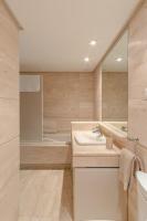 Koupelna v ubytování 1st line exclusive apt in heart of the Golden Mile