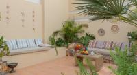 Posezení v ubytování City center One Bedroom apartment