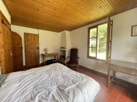 Posteľ alebo postele v izbe v ubytovaní Maison familiale proche plage avec jardin, terrasse et 6 couchages à L'Épine - FR-1-224B-184