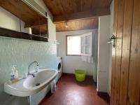 Kúpeľňa v ubytovaní Maison familiale proche plage avec jardin, terrasse et 6 couchages à L'Épine - FR-1-224B-184