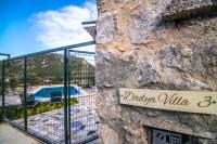Bazén v ubytování DADYA VİLLA 4 - Marmaris Turgut da özel havuzlu denize yakın lüks villa nebo v jeho okolí
