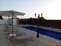 Bazén v ubytování Sunset Villa nebo v jeho okolí