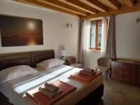 Posteľ alebo postele v izbe v ubytovaní JR Luxury Guesthouse2