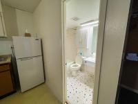 Ein Badezimmer in der Unterkunft Oceanfront Viking Motel