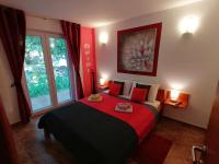 Łóżko lub łóżka w pokoju w obiekcie The Forest House Krk 1