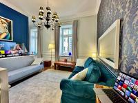 Telewizja i/lub zestaw kina domowego w obiekcie DECOR metro WiFi 300 Mbs 65TV Netflix HBO