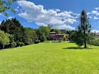 Zahrada ubytování El palacio de Liaño pool chillout bbq