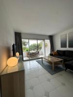 Posezení v ubytování J&M Apartment Miraflores La Cala
