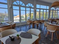 Reštaurácia alebo iné gastronomické zariadenie v ubytovaní Paradise Art Hotel