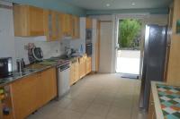 Kuchnia lub aneks kuchenny w obiekcie Charmante villa avec grande piscine au calme