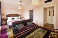 The Hotel Chelseaにあるベッド