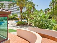 Vonkajšia záhrada v ubytovaní Apartment Coral Beach 03 by Interhome
