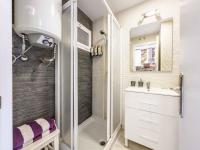 Koupelna v ubytování Sun Coast Benalmádena -- Superb studio with 4 pools, gardens & breakfast