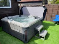 Půdorys ubytování Whittams Hot-tub Chalet Retreat