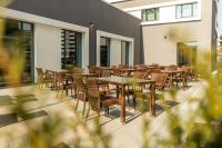 Novotel Duesseldorf Airportにあるレストランまたは飲食店
