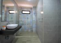 Un baño de CASATURIS NEWON APARTAMENTOS en EL CAMPELLO
