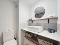 A bathroom at Stay U-nique Apartments Urquinaona II