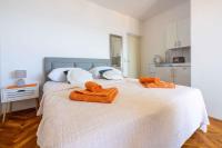 Postel nebo postele na pokoji v ubytování Two-Bedroom Apartment Crikvenica near Sea 12