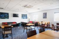 Holiday Inn Express Braintree by IHGにあるテレビまたはエンターテインメントセンター