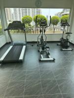 Fitness centrum a/nebo fitness zařízení v ubytování Delightful Condo in Central location at Sukhumvit 49