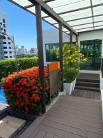 Zahrada ubytování Delightful Condo in Central location at Sukhumvit 49