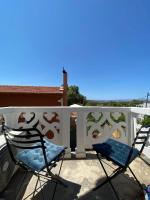 Balkón alebo terasa v ubytovaní Yioklima - Renovated Neoclassical House with two bedrooms
