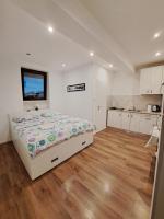 Kuchnia lub aneks kuchenny w obiekcie Meressa Nina&Leo Studio Apartments