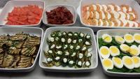 ホテルの敷地内または近くでの食事または食べ物