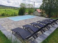 Bazén v ubytovaní Apartment Iko alebo v jeho blízkosti