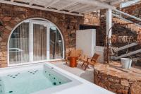 Bazén v ubytování Senses Luxury Suites & Villas nebo v jeho okolí
