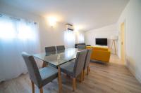 Půdorys ubytování Plaza España I calle Isabel la Católica 3BR 2BH
