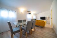 Půdorys ubytování Plaza España I calle Isabel la Católica 3BR 2BH
