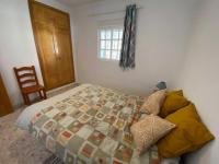 Posteľ alebo postele v izbe v ubytovaní Villa Manoli: 4 bedroom villa in Zahora, ideal for 2 families
