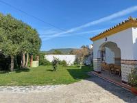 Vonkajšia záhrada v ubytovaní Villa Manoli: 4 bedroom villa in Zahora, ideal for 2 families