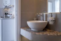 Kúpeľňa v ubytovaní Milos Bay Suites